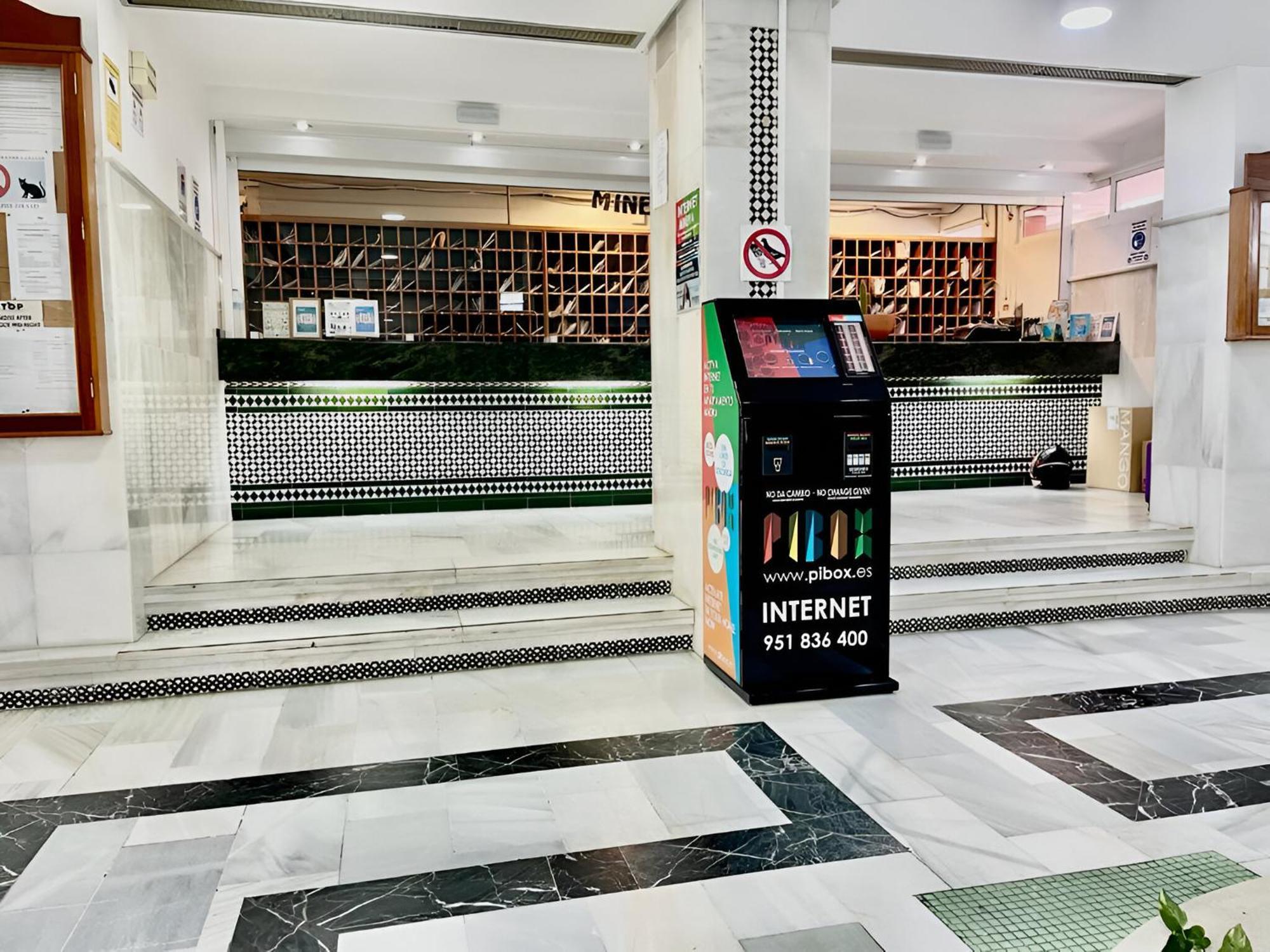 Luxury Suites Minerva Beach ベナルマデナ エクステリア 写真
