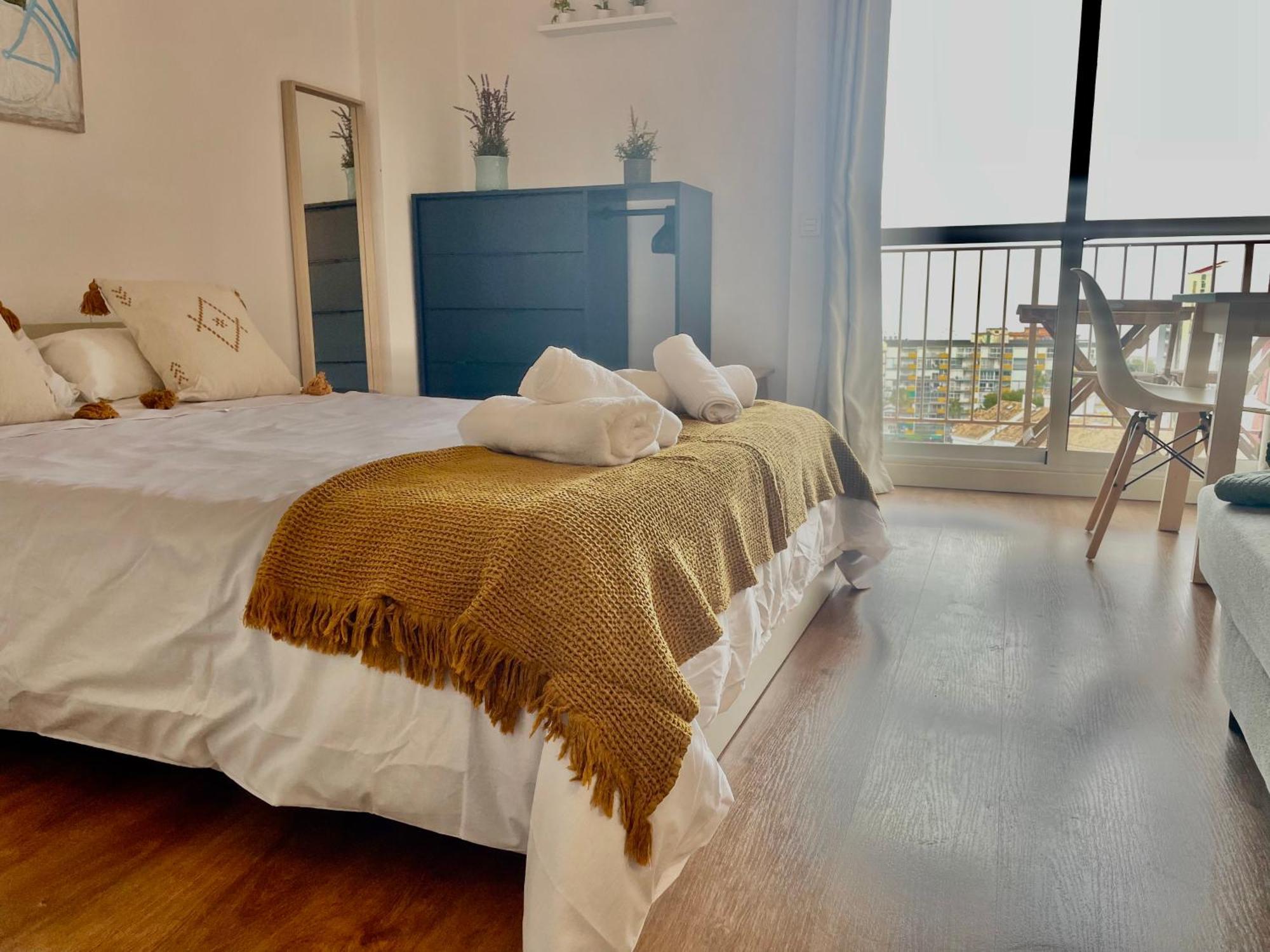 Luxury Suites Minerva Beach ベナルマデナ エクステリア 写真